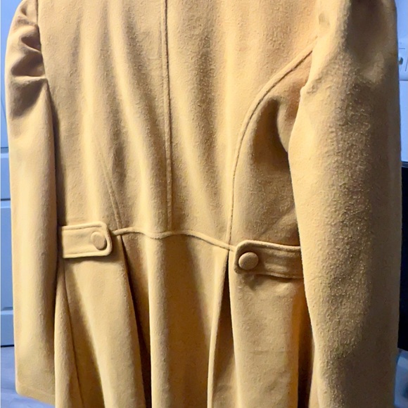 Women's Yellow Coat - Picture 3 of 4
